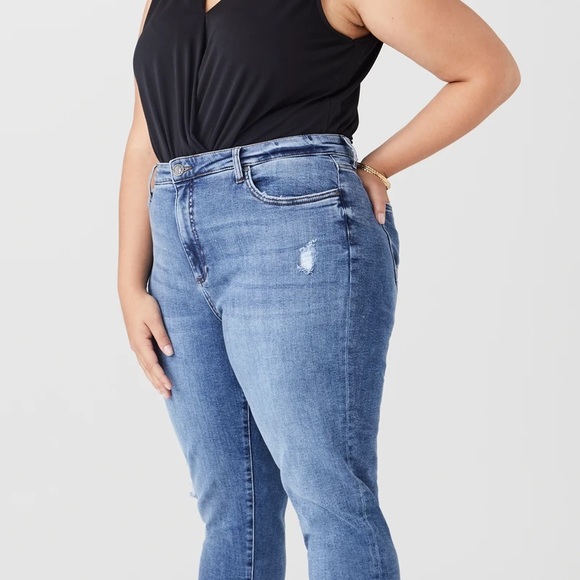 Women’s Jeans - Picture 3 of 6